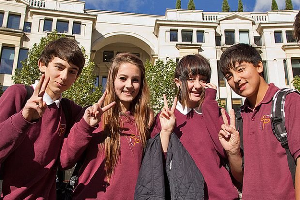 Schooluniform pesten blog Tessa Kaufman Schooluniform pesten blog Tessa Kaufman